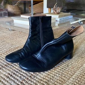 LoQ Black Leather Boots, Lola